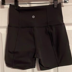 Lululemon atheletica high-rise shorts - size 2 reg, black